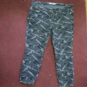 Camo skinny jeans